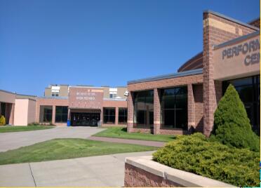 蒙特奥利弗高中1.jpg 蒙特奥利弗高中1.jpg