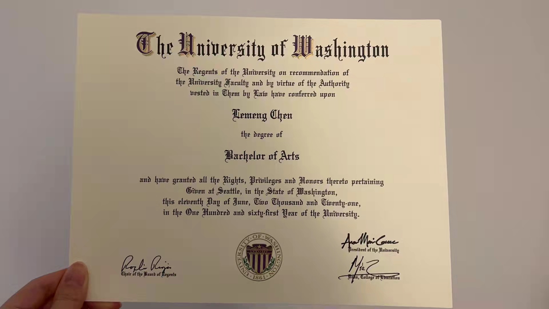 华盛顿大学毕业证书.jpg
